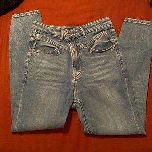 Super high waisted jeans